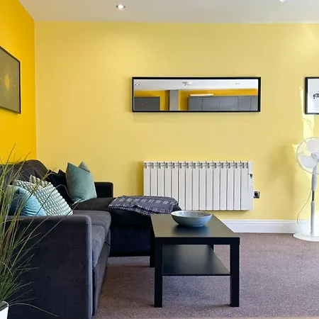 Flat 5 Mins Away From Beach! Brighton Exterior photo